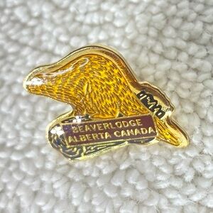 5/$35 Vintage Beaverlodge Alberta Canada Enamel Souvenir Pin